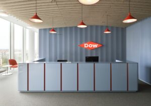 I nuovi uffici Dow a Milano firmati Stantec: il workplace nel segno del design milanese del Novecento