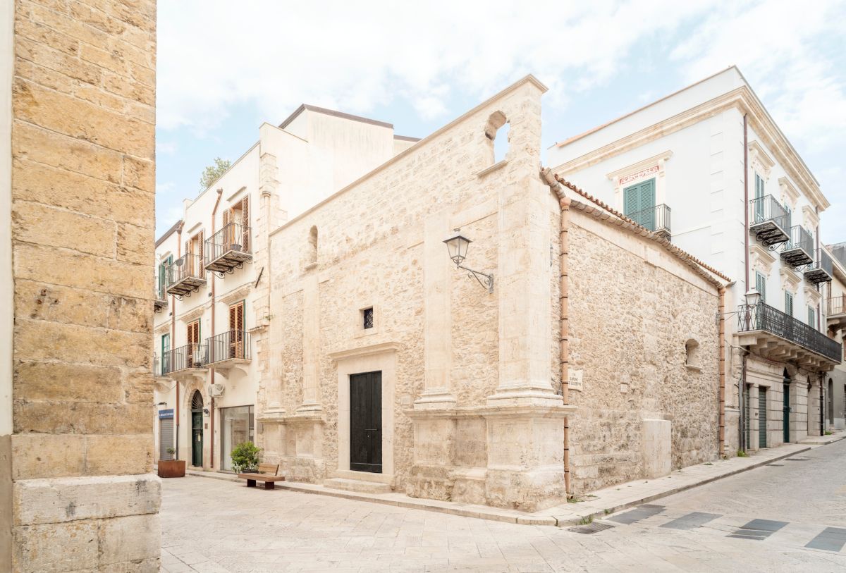La chiesa che diventa ufficio in provincia di Trapani, progetto Studio Didea
