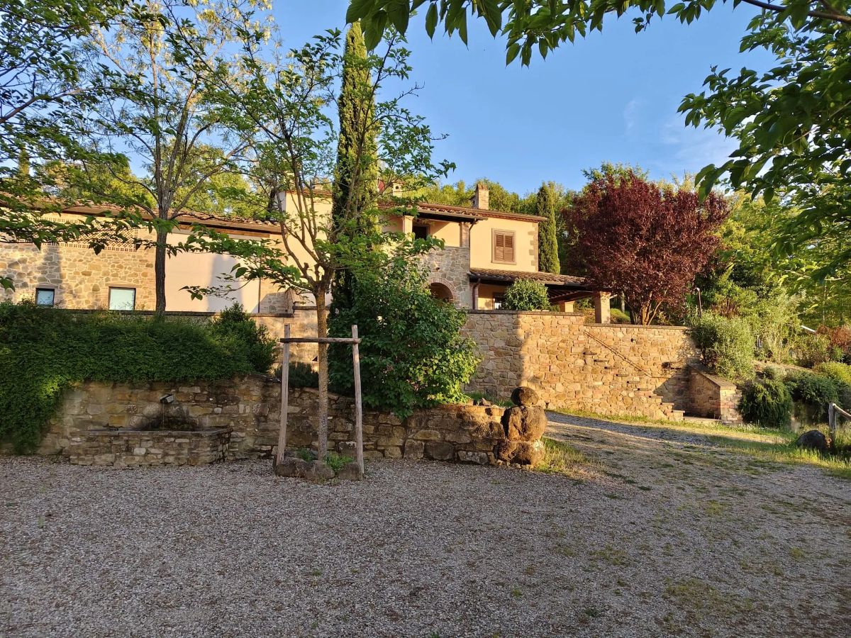 Esempio di ristrutturazione e rifunzionalizzazione di casale toscano realizzato da Studio Tecnico Vagnoni. Esempio di ristrutturazione e rifunzionalizzazione di casale toscano realizzato da Studio Tecnico Vagnoni.