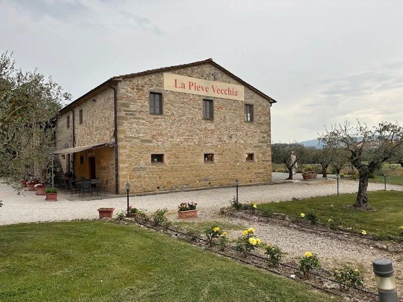 Esempio di ristrutturazione e rifunzionalizzazione di casale toscano realizzato da Studio Tecnico Vagnoni. Esempio di ristrutturazione e rifunzionalizzazione di casale toscano realizzato da Studio Tecnico Vagnoni.