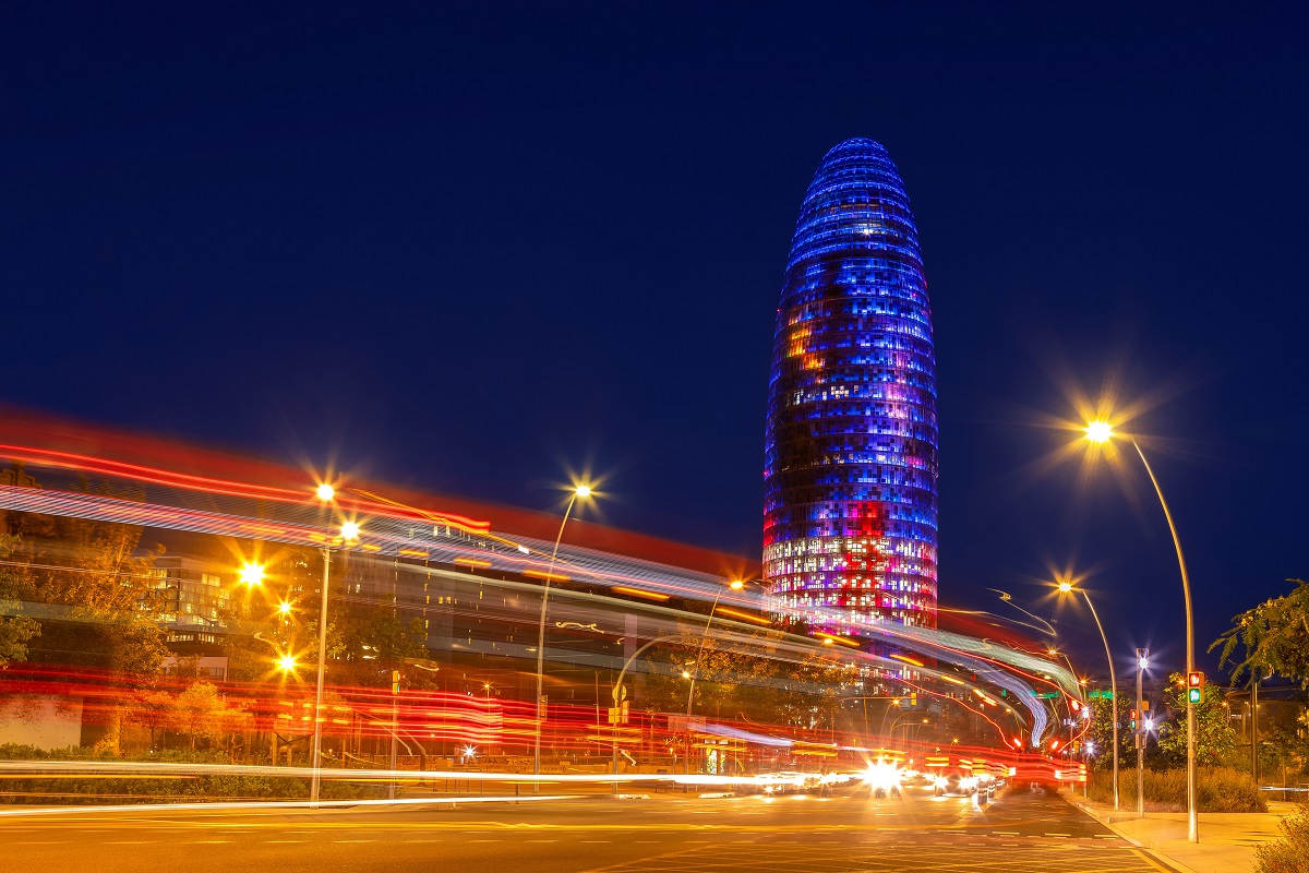 Torre Agbar di notte