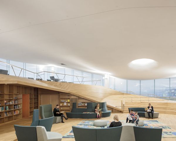 Nuova biblioteca Oodi di ALA Architects ad Helsinki, Finlandia