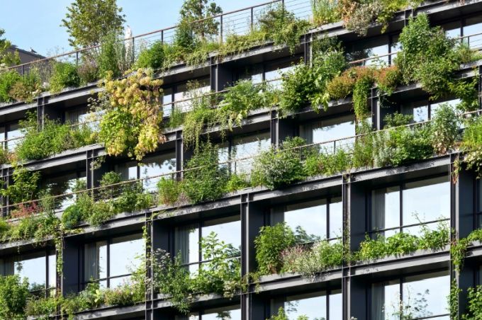 Villa M, dettaglio della facciata ricoperta di piante dell'hotel di Parigi
