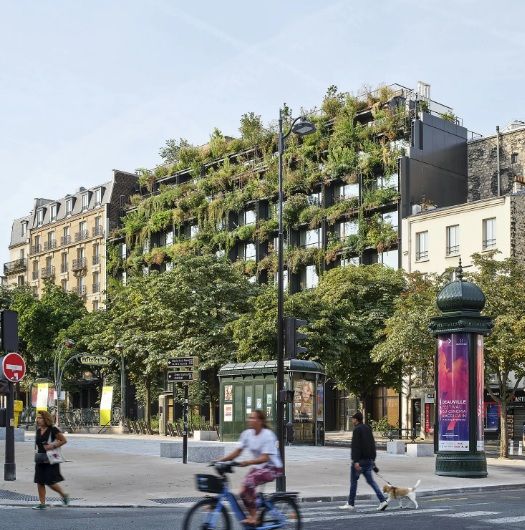 Villa M, l'hotel di Parigi con facciata ricoperta di piante