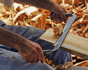 Lavori in legno, gli attrezzi più utili da avere per professionisti