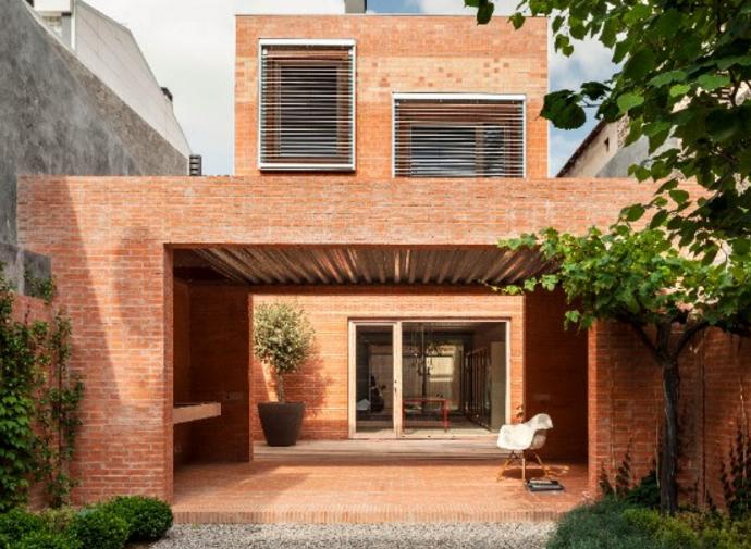 Casa 1014, Granollers, Spagna, studio Harquitectes, foto Adria Goula© vincitore Wienerberger Brick Award 2016