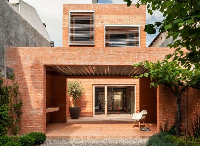 Casa 1014, in Spagna, vincitore Wienerberger Brick Award 2016 Casa 1014, Granollers, Spagna, studio Harquitectes, foto Adria Goula© vincitore Wienerberger Brick Award 2016