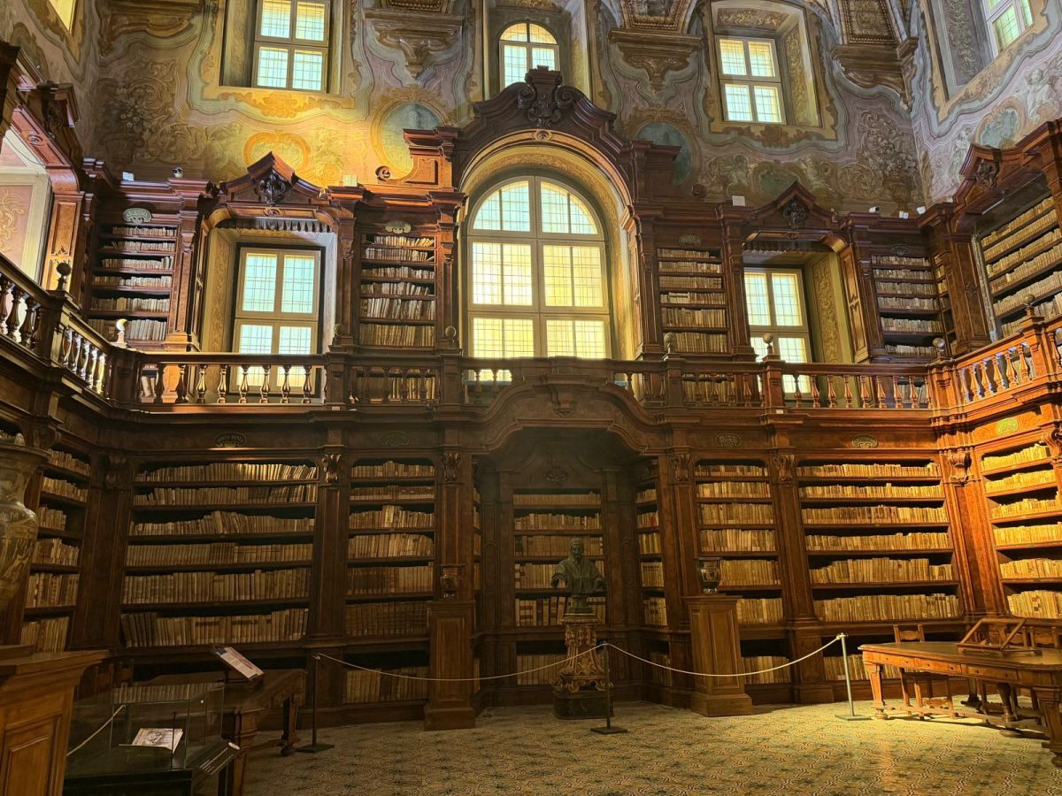Climatizzazione mitsubishi per la biblioteca del Complesso dei Girolamini Climatizzazione mitsubishi per la biblioteca del Complesso dei Girolamini