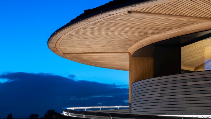 Il tetto in legno della cantina Le Dôme Winery