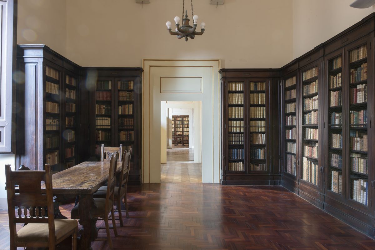 Palazzo Filomarino casa- biblioteca di Benedetto Croce a Napoli Palazzo Filomarino casa- biblioteca di Benedetto Croce a Napoli