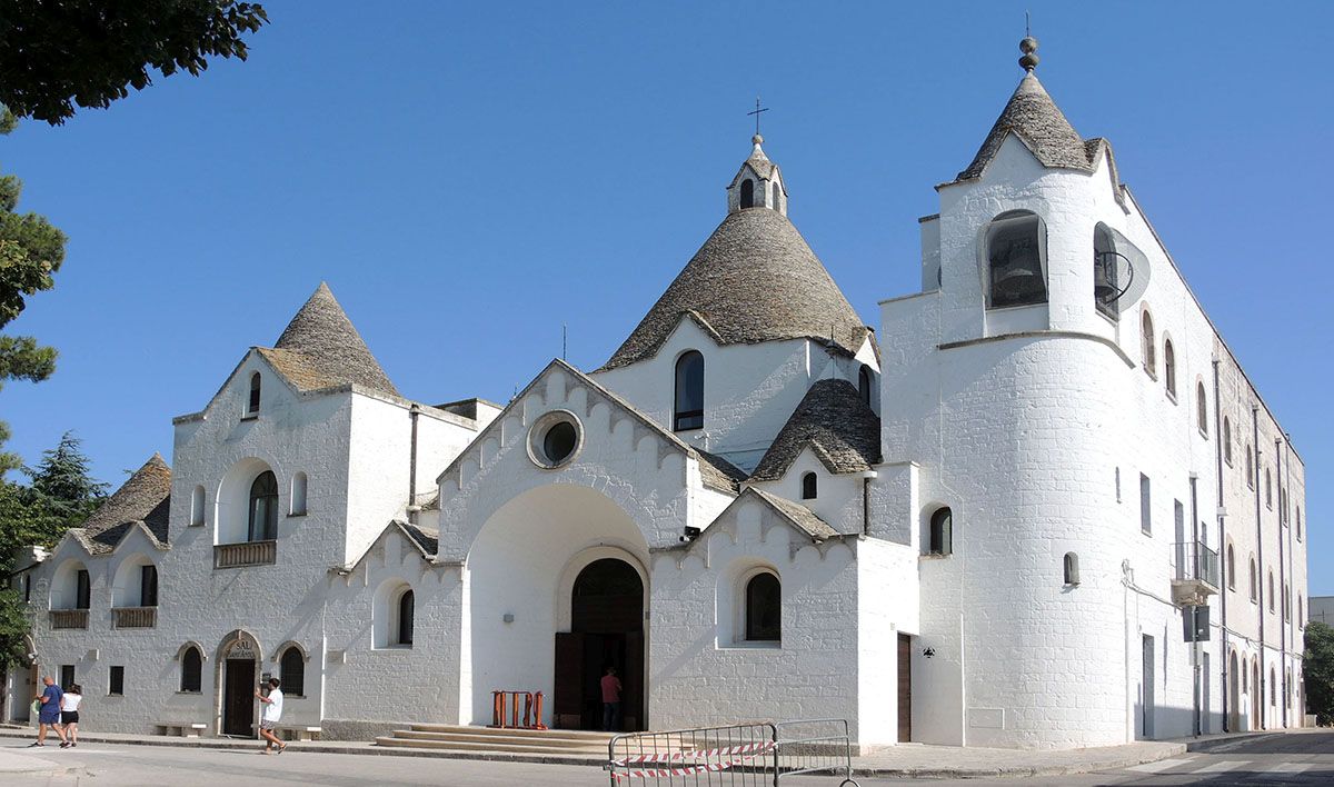 Chiesa Parrocchiale di Sant’Antonio da Padova – Chiesa a Trullo, Alberobello Chiesa Parrocchiale di Sant’Antonio da Padova – Chiesa a Trullo, Alberobello