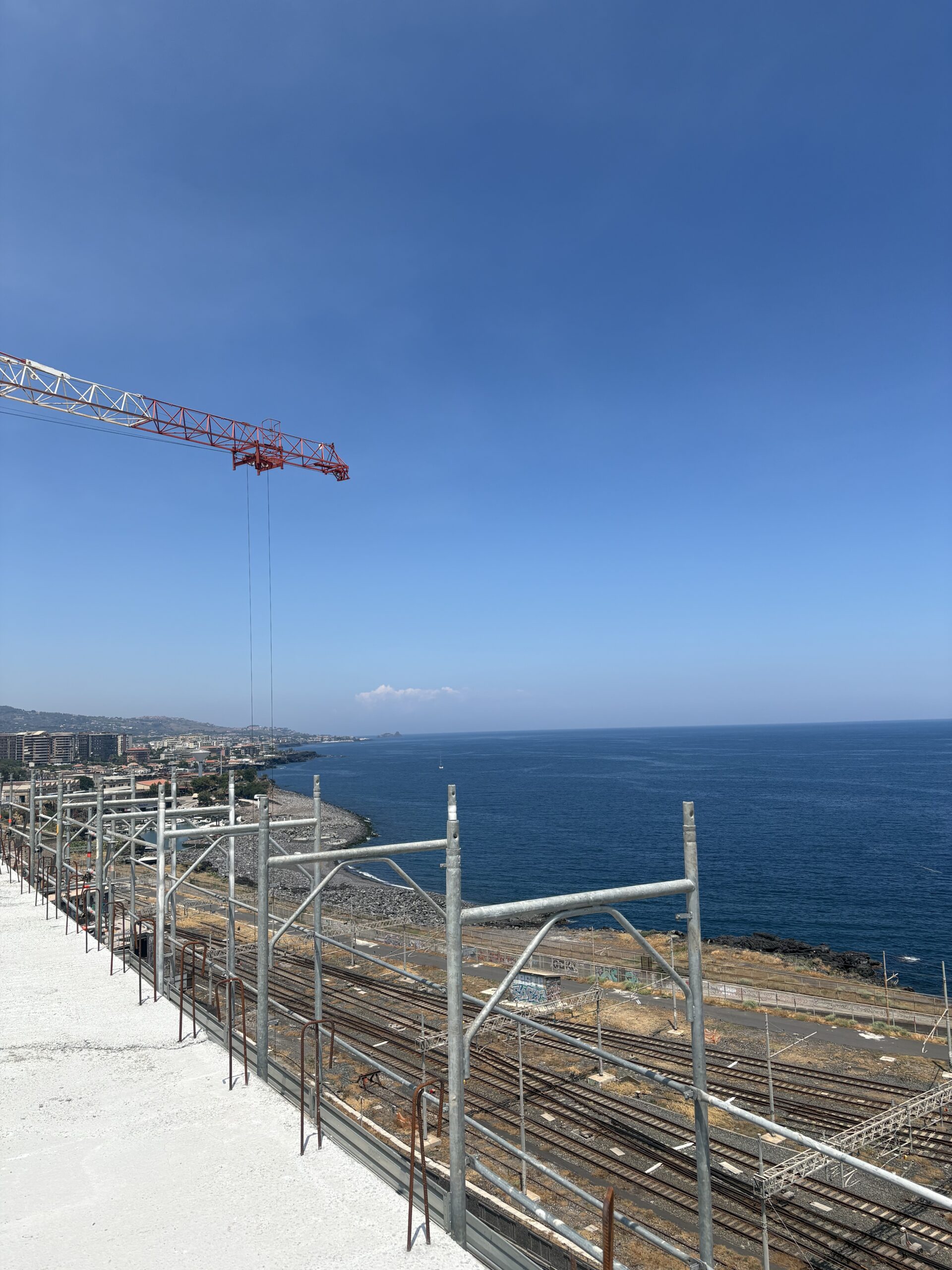 La vista sul mare dalla Cittadella Giudiziaria La vista sul mare dalla Cittadella Giudiziaria