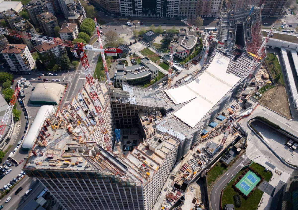 CityWave a Milano: la copertura sospesa di 140 metri che ridefinisce i confini dell'ingegneria edilizia