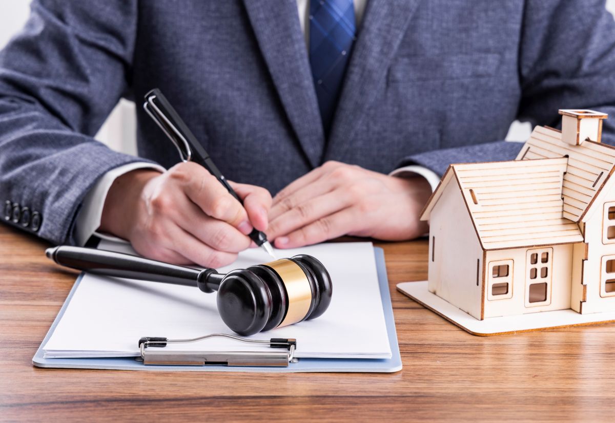 Si può comprare un immobile con abuso edilizio?