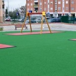 Tappeto ammortizzante a rotoli con erba sintetica 