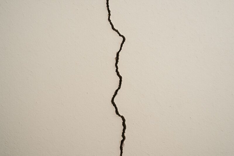 Crepe nel cartongesso: perché succede e soluzioni