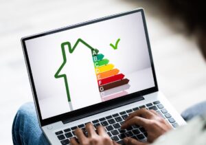 Efficienza energetica degli edifici, nel 2025 quasi un APE su due è in classe F o G