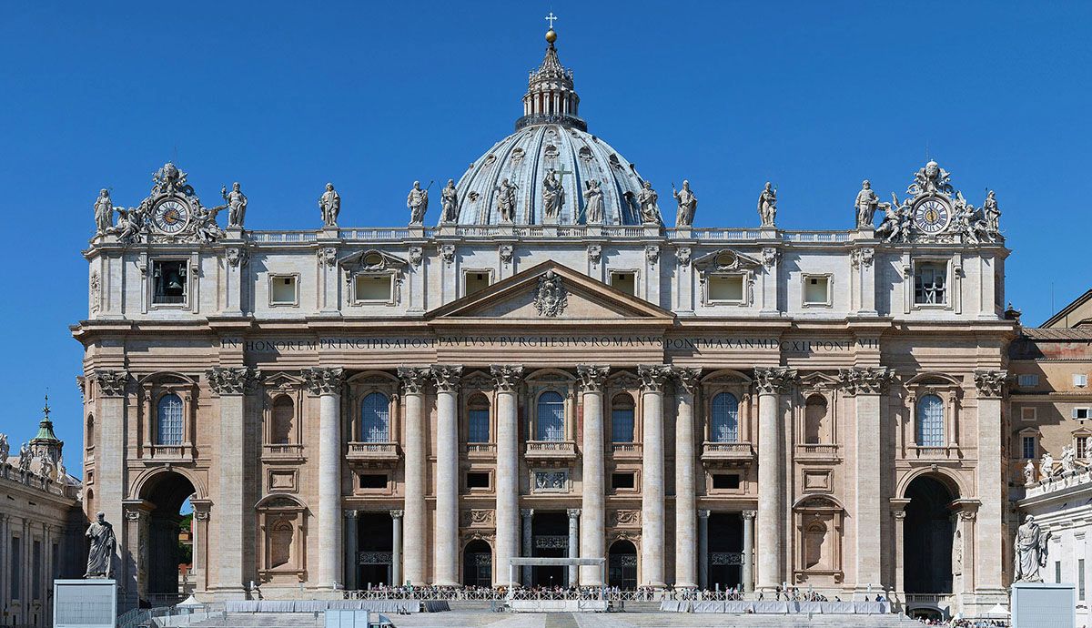 Facciata della Basilica di San Pietro a Roma, opera di Carlo Maderno.