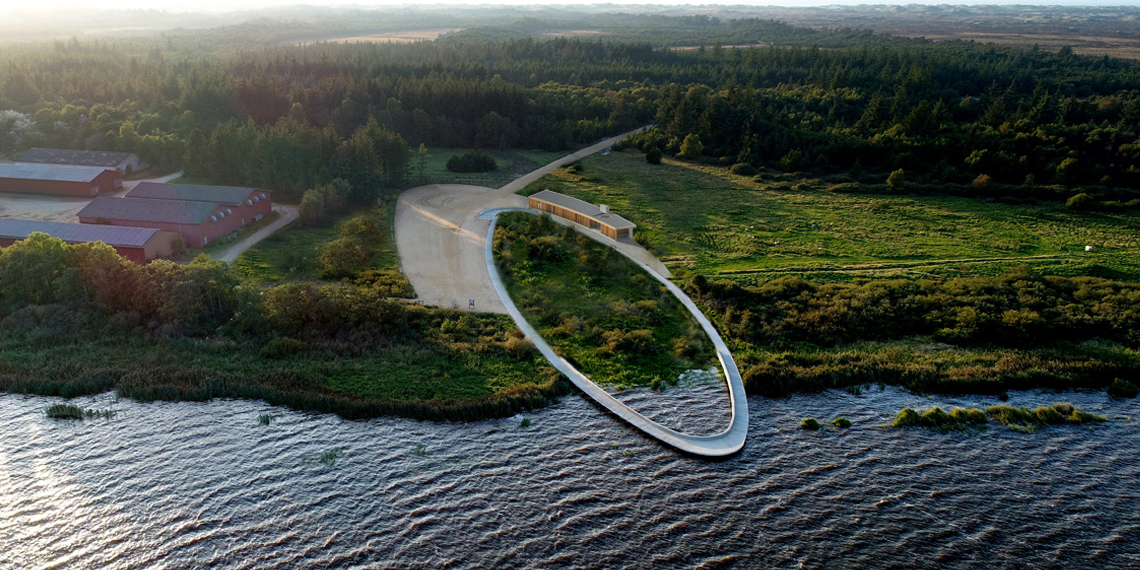 La passerella panoramica sull'acqua Filsø Visitor’s Center La passerella panoramica sull'acqua Filsø Visitor’s Center
