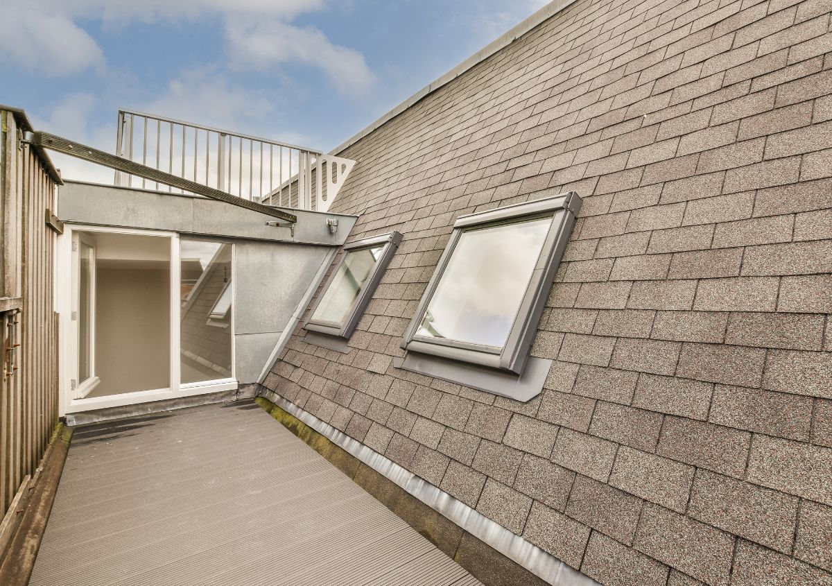 Installazione finestre da tetto: permessi e regole