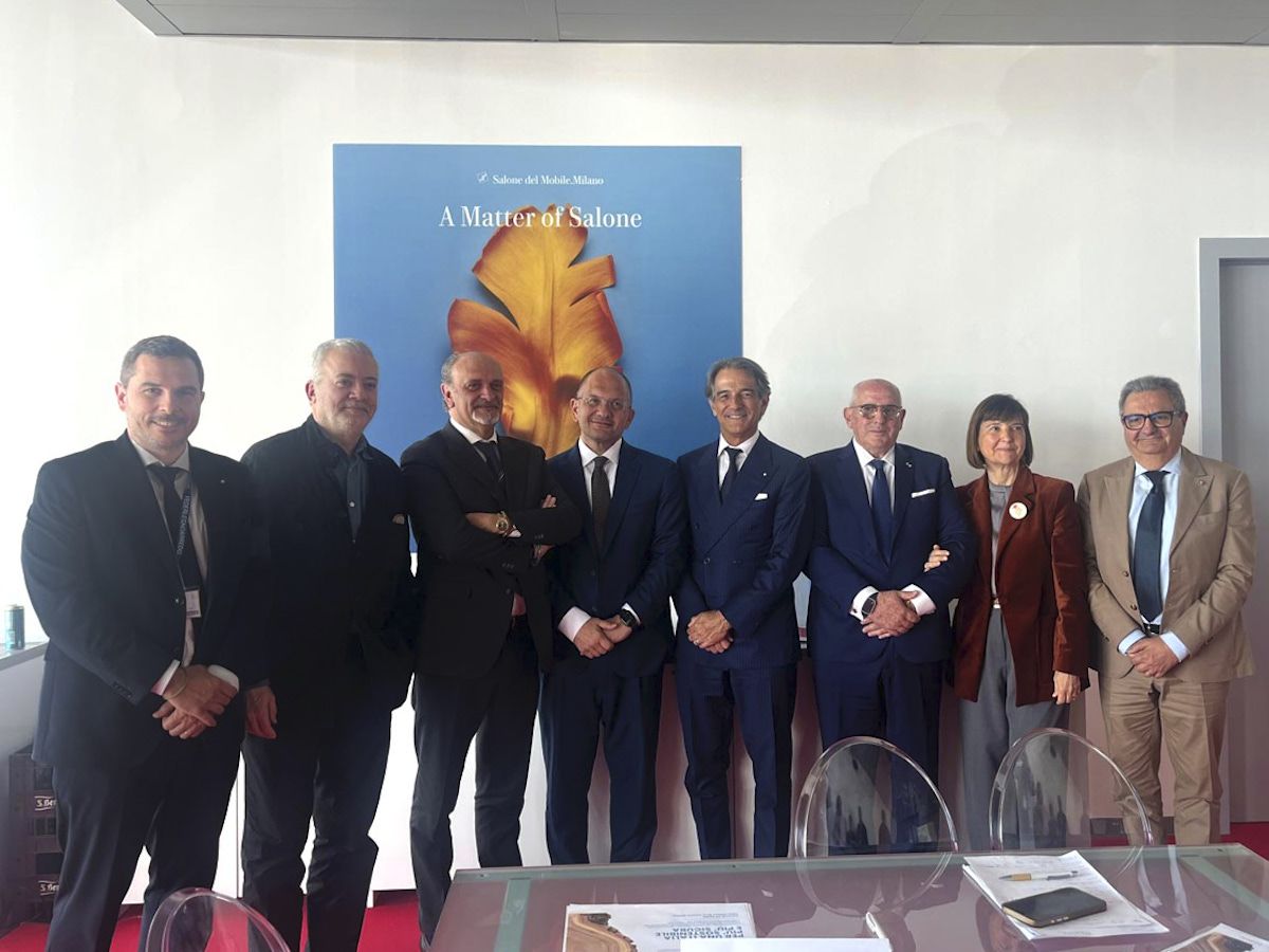 I relatori della conferenza Ricostruzione del Sisma 2016 in occasione del Salone del Mobile 2026 di Milano I relatori della conferenza Ricostruzione del Sisma 2016 in occasione del Salone del Mobile 2026 di Milano