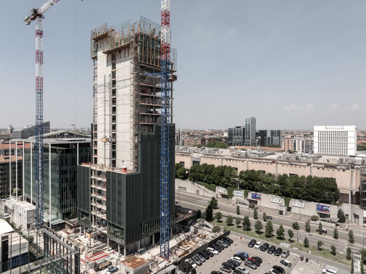 Stato attuale dei lavori del nuovo Hotel di viale Scarampo a Milano, la torre di AMDL CIRCLE Stato attuale dei lavori del nuovo Hotel di viale Scarampo a Milano, la torre di AMDL CIRCLE
