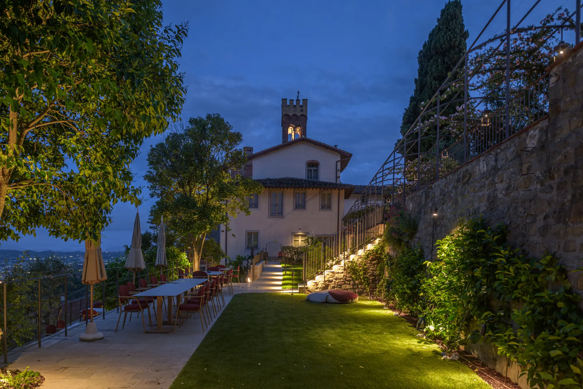 Platek illumina La Monastica Resort & Spa: luce e architettura in armonia in un borgo toscano