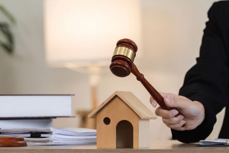 Immobile acquistato all’asta, chi paga le spese condominiali arretrate