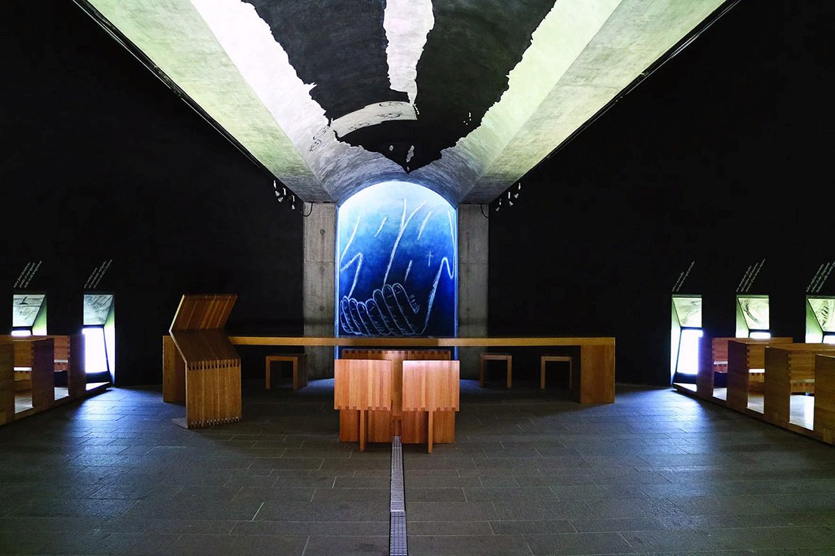 L'interno della Cappella del Monte Tamaro con i dipinti di Enzo Cucchi