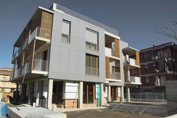 Isotec Parete scelto per l'isolamento termico del complesso residenziale 9+9 Housing Units