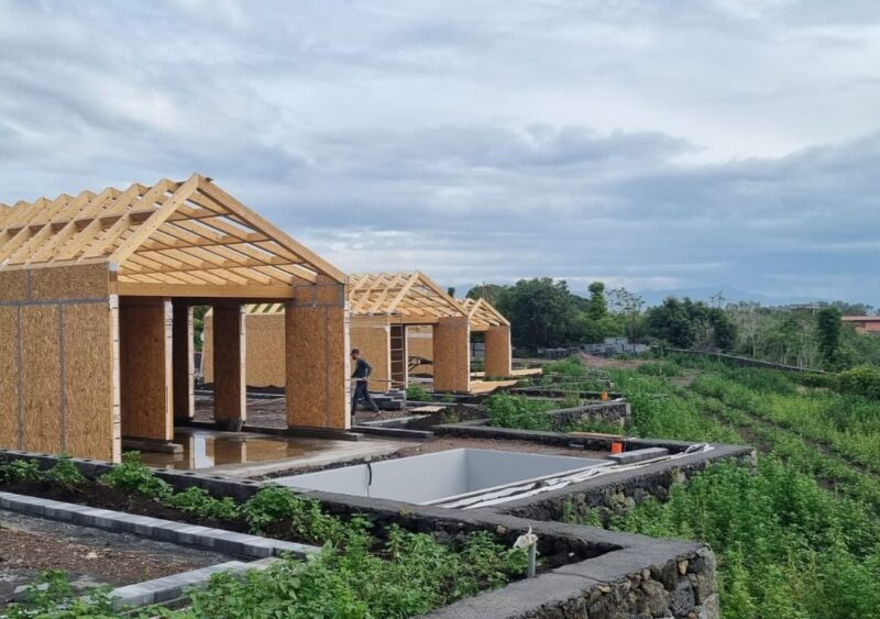 Mantari Eco Lodge: ospitalità sostenibile in legno e zinco titanio alle pendici dell’Etna
