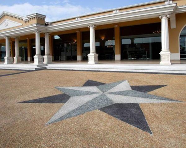 Pavimentazioni per esterni in ghiaino e ciottoli