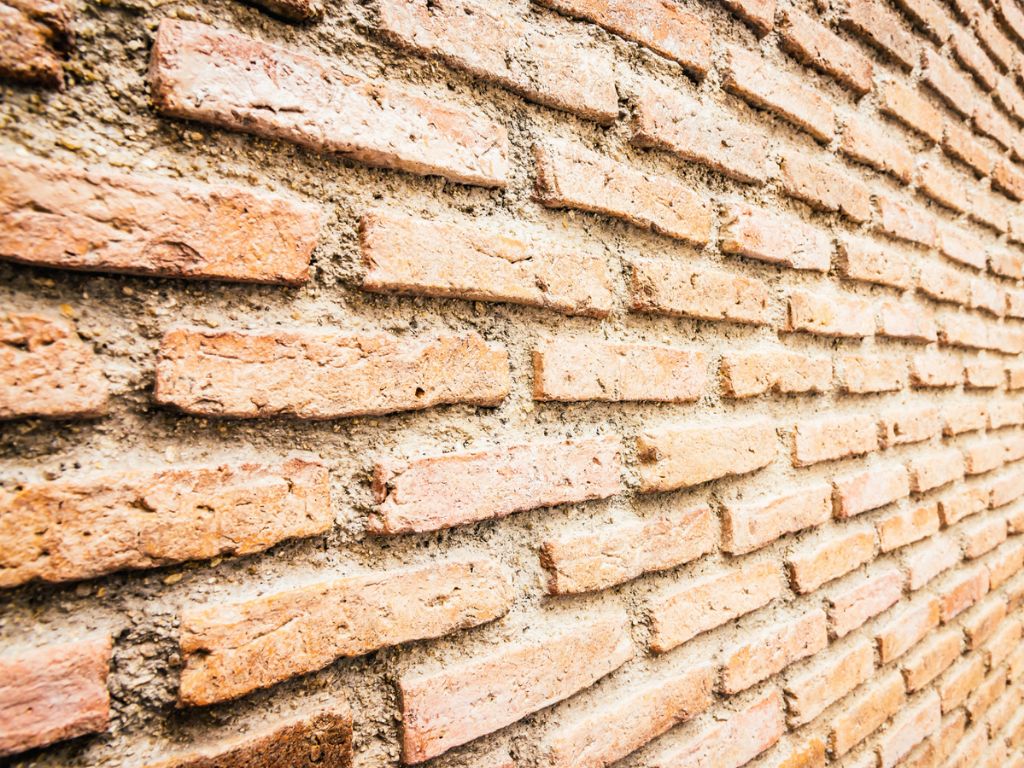 Gli obiettivi di un intervento di consolidamento e risanamento delle murature Gli obiettivi di un intervento di consolidamento e risanamento delle murature