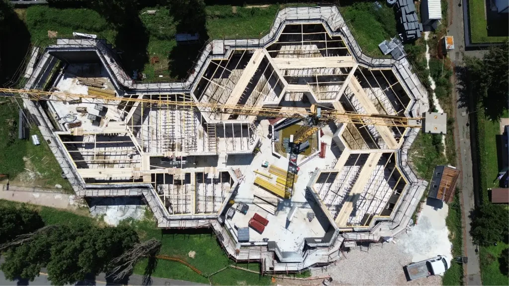 Scuola d'infanzia Margherita Hack: un edificio NZEB con Sistema Poliespanso