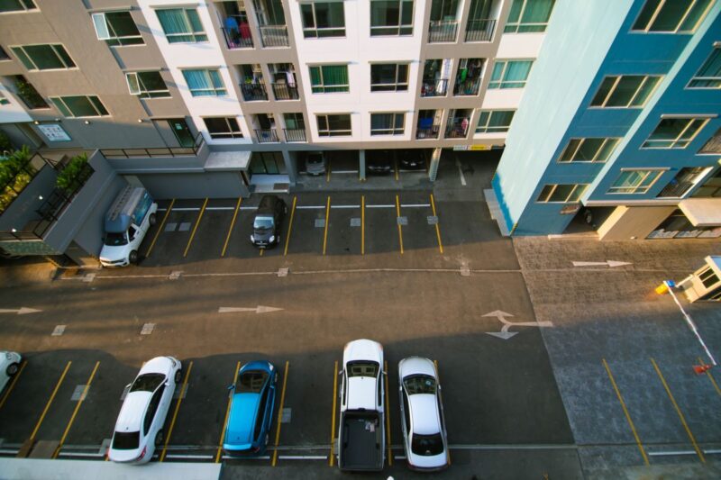 Parcheggio nel cortile condominiale, diritti e doveri dei singoli proprietari