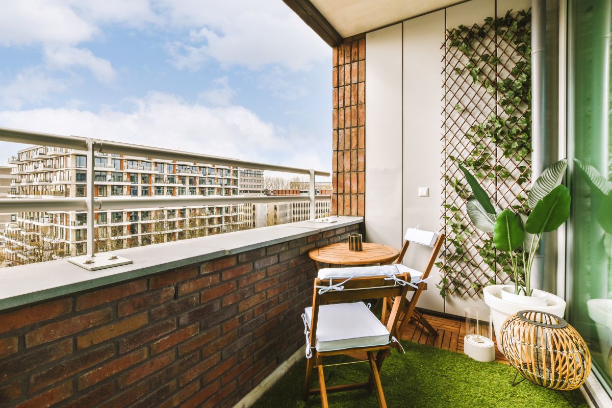 Pavimento balcone in erba sintetica