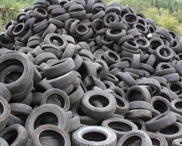 Da vecchi pneumatici e cavi nuovi prodotti per l'edilizia sostenibile Da vecchi pneumatici e cavi nuovi prodotti per l'edilizia sostenibile