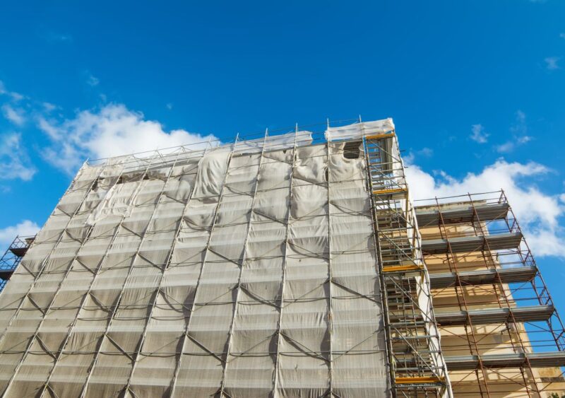 Impalcature e ponteggi: tipologie, normativa e prestazioni per la sicurezza in cantiere