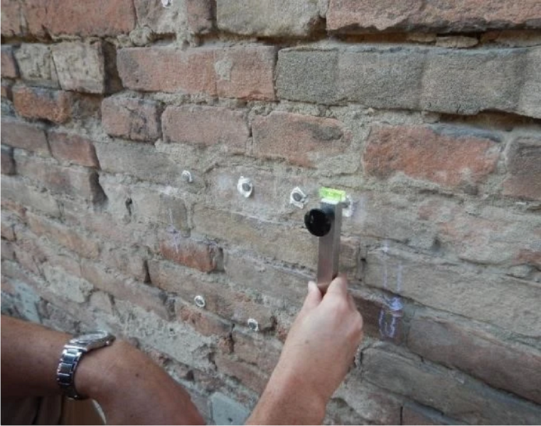 Indagini murarie non distruttive: la prova in situ con i martinetti piatti