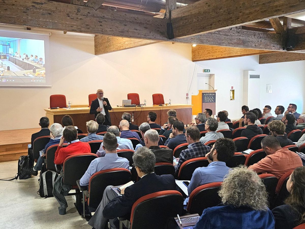 Un momento dei lavori del Q-DAY Tecnico 2026 dedicato ai sistemi di raffrescamento radiante a soffitto Un momento dei lavori del Q-DAY Tecnico 2026 dedicato ai sistemi di raffrescamento radiante a soffitto