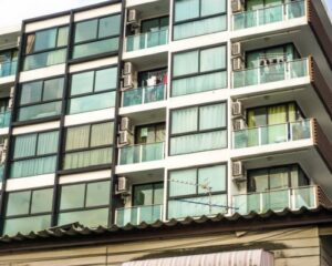 Ristrutturazione balconi in condominio: ecco le detrazioni e chi paga
