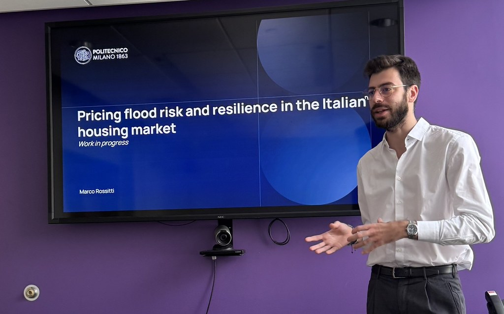 Marco Rossitti, ricercatore del Politecnico di Milano, alla presentazione dello Studio Pricing Flood Risk and Resilience Features in the Italian Housing Market" Marco Rossitti, ricercatore del Politecnico di Milano, alla presentazione dello Studio Pricing Flood Risk and Resilience Features in the Italian Housing Market"