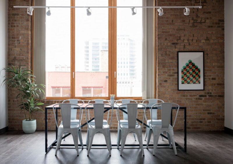 Urban Industrial: il fascino industriale anni ’50 in legno-alluminio