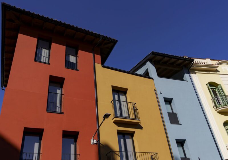 Colore della facciata: quanto incide sul valore dell’immobile e sui tempi di vendita