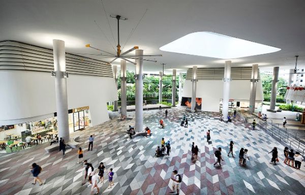 Lo spazio comune piano terra del progetto Kampung Admiralty 