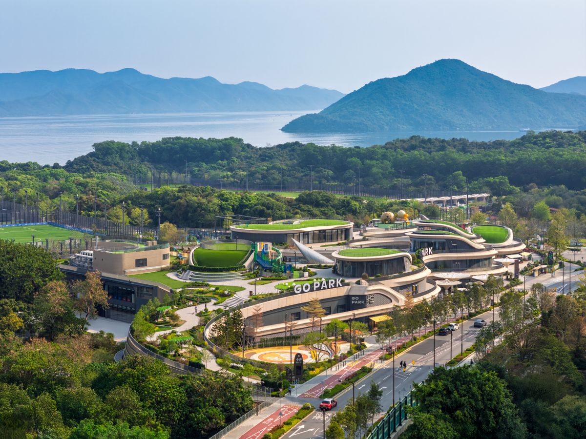 Go Park Sai Sha: il complesso sportivo ispirato ai villaggi montani di Hong Kong