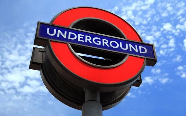 the tube, la prima metropolitana al mondo costruita a Londra