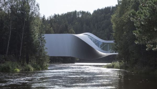 The twist: il ponte che diventa un’opera d’arte