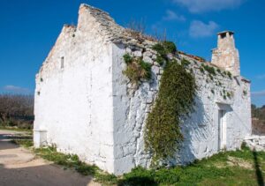 Prima casa su fabbricato collabente: l'Agenzia delle Entrate apre alle agevolazioni fiscali per i trulli e gli immobili F/2