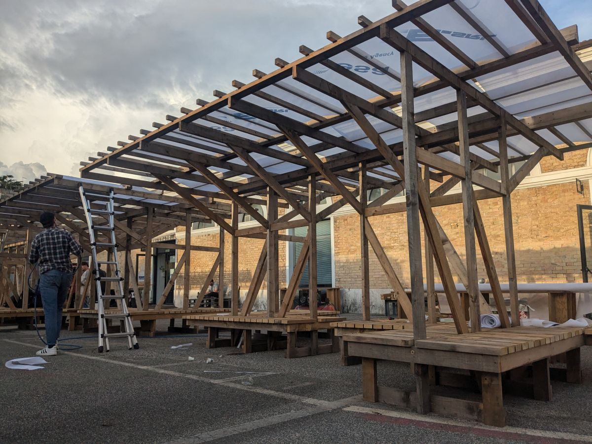 UniRoma: La struttura ombreggiante realizzata nel cortile del Dipartimento di Architettura UniRoma: La struttura ombreggiante realizzata nel cortile del Dipartimento di Architettura